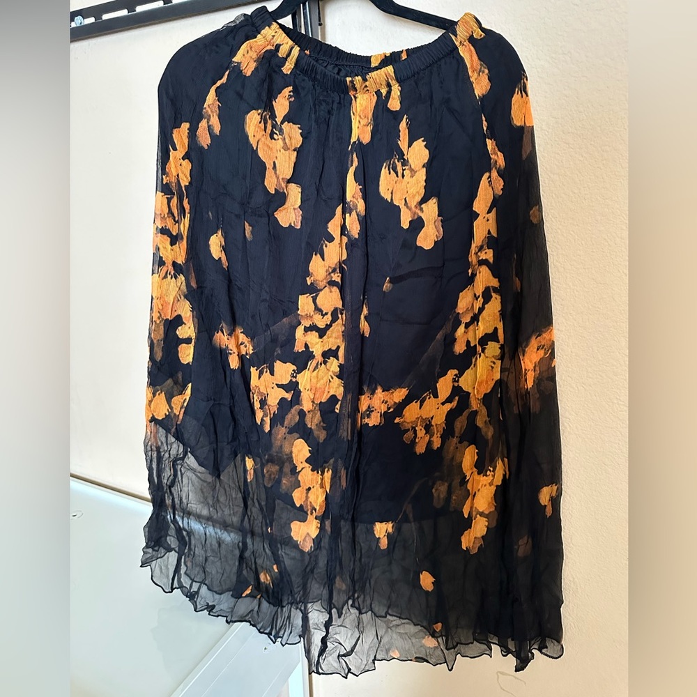 Silk mid skirt size M